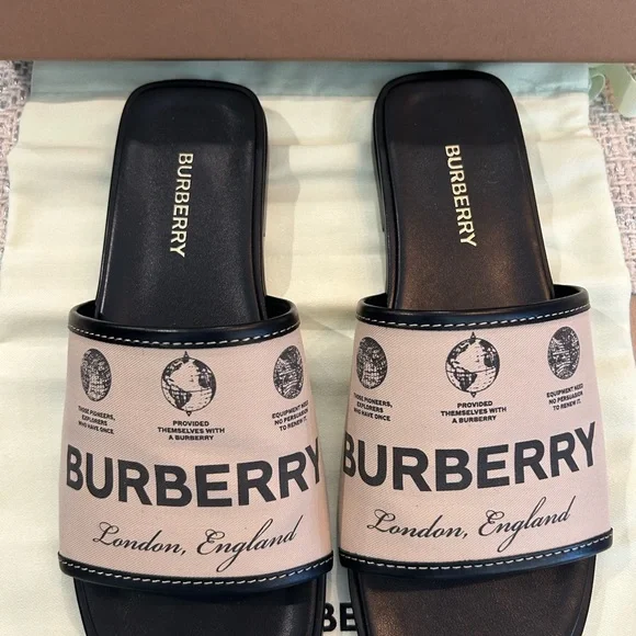 Burberry Black and Cream Logo Slides - Picture 1 of 5